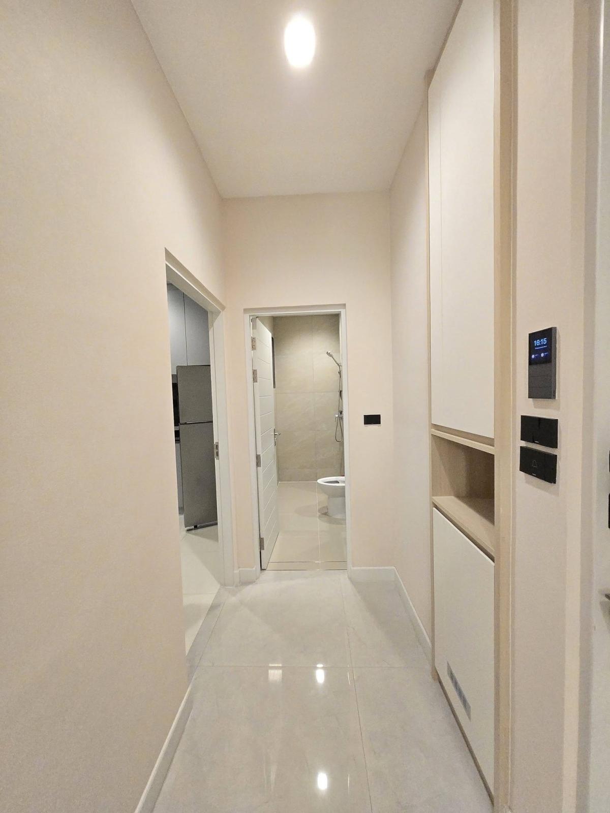 ขายบ้านบางนา แบริ่ง ลาซาล : 24/03/2026, บ้านเดี่ยวหรู 4 ห้องนอน ใกล้บีทีเอสบางนา เพียง 18.5 ล้าน เช่าบ้านพร้อมอยู่ 130,000 บาท/เดือน บางนา กม.5 ทำเลทอง! 0642748883