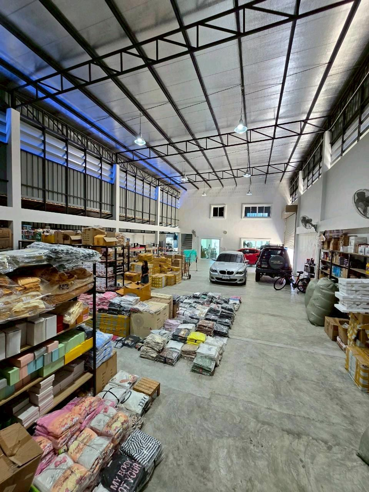 For RentWarehousePhutthamonthon, Salaya : Warehouse + office + 2nd floor accommodation for rent, location on Line 2, Kanchana-Pinklao Road, near Paseo Kanchana, next to the main road, convenient travel.
