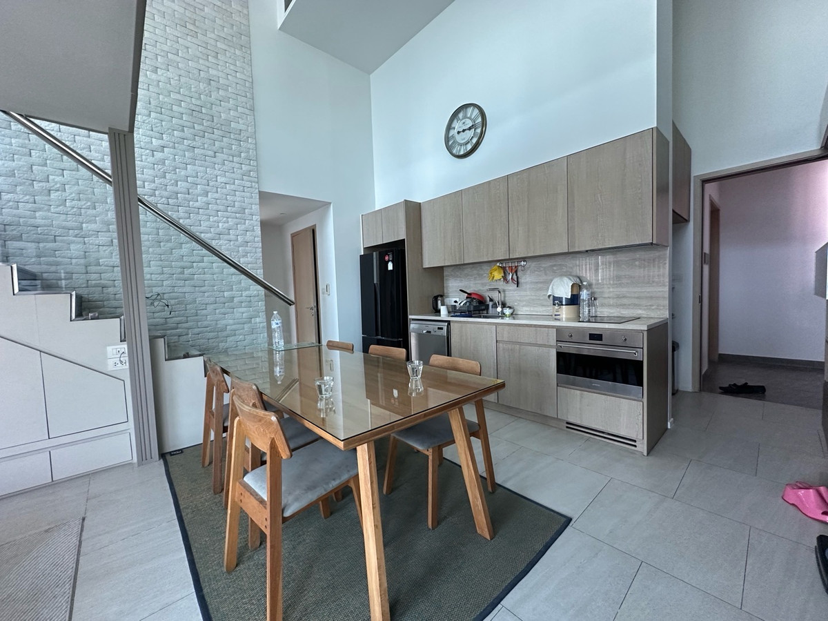 CondoSilom, Saladaeng, Bangrak : For sale or rent the loft silom, new condition room, 2 bedrooms, 1 bathroom, 80 sq m.