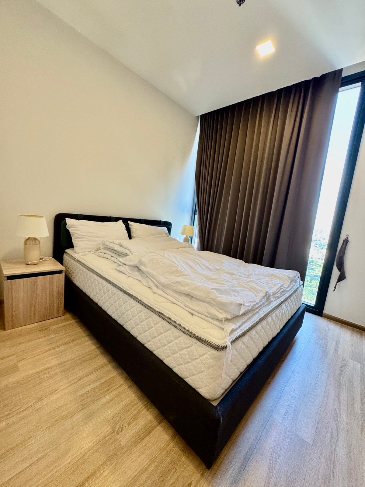 For RentCondoRatchathewi,Phayathai : ✨ Exclusive Unit - XT Phayathai (101 SQM. 2Bed2Bath with Bathtub) ONLY ONE UNIT AVAILABLE 🏠High-floor unit with CBD of Bangkok view