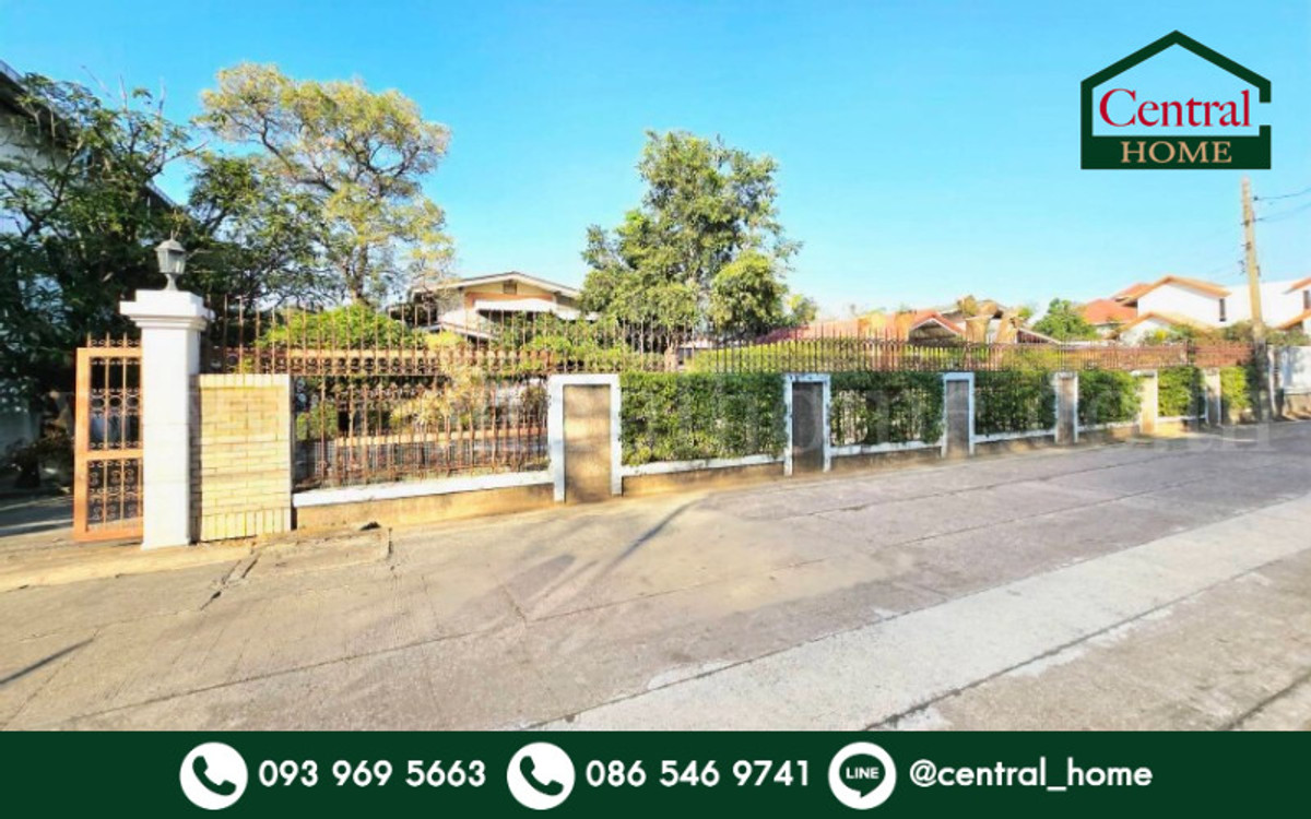 For SaleHouseNonthaburi, Bang Yai, Bangbuathong : 2 detached houses, area 387 sq m, Soi Tiwanon 46, near the Pink Line BTS.