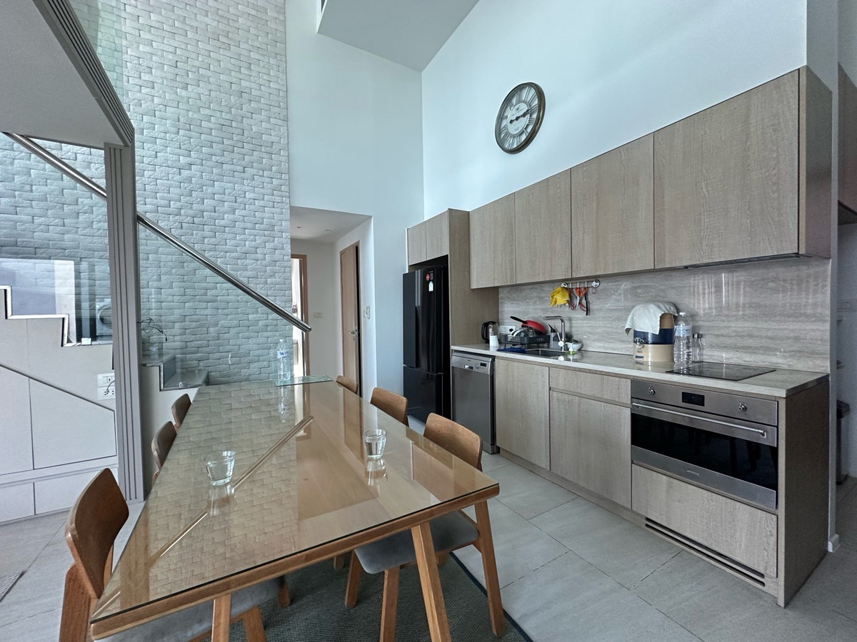 CondoSilom, Saladaeng, Bangrak : For sale or rent the loft silom, new condition room, 2 bedrooms, 1 bathroom, 80 sq m.