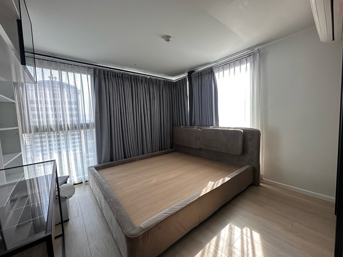 CondoSilom, Saladaeng, Bangrak : For sale or rent the loft silom, new condition room, 2 bedrooms, 1 bathroom, 80 sq m.
