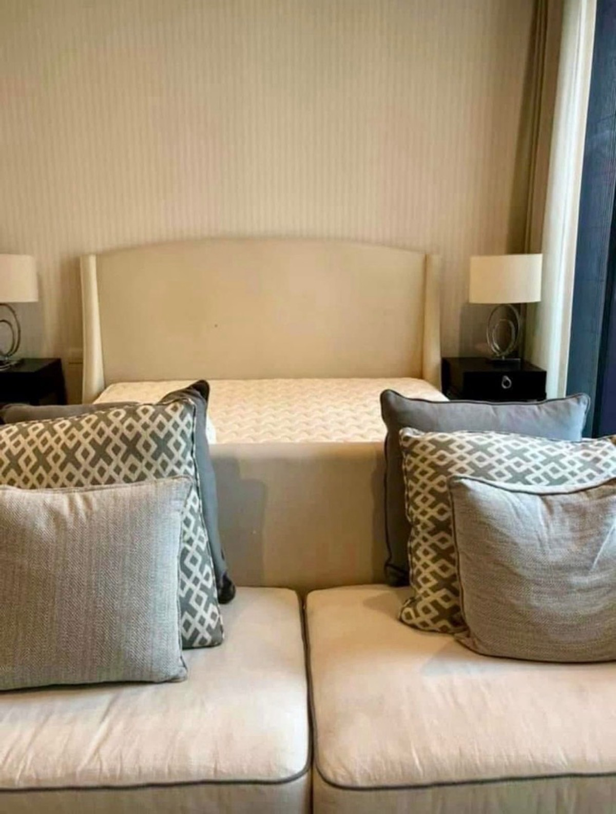 ให้เช่าคอนโดวิทยุ ชิดลม หลังสวน : ให้เช่าคอนโด🔥Noble Ploenchit🔥ชั้น19🔥50ตรม🔥1Bed🔥R301-13