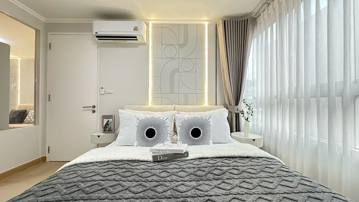 ให้เช่าคอนโดสุขุมวิท อโศก ทองหล่อ : รับเอเจนท์ปล่อยเช่า 🔥 ห้องสวย ทองหล่อ ทำเลคนมีไลฟ์สไตล์🏚️ The Clover Thonglor🏢 ตึก B | ชั้น 8📍 ห้องเลขที่ 552📐 ขนาด 36 ตร.ม.✨ ห้องตกแต่งใหม่ สวยตรงปก✨ เฟอร์นิเจอร์ครบ เข้าอยู่ได้เลย🛋️ สิ่งอำนวยความสะดวกในห้อง❄️ แอร์ 2 ตัว🧺 เครื่องซ