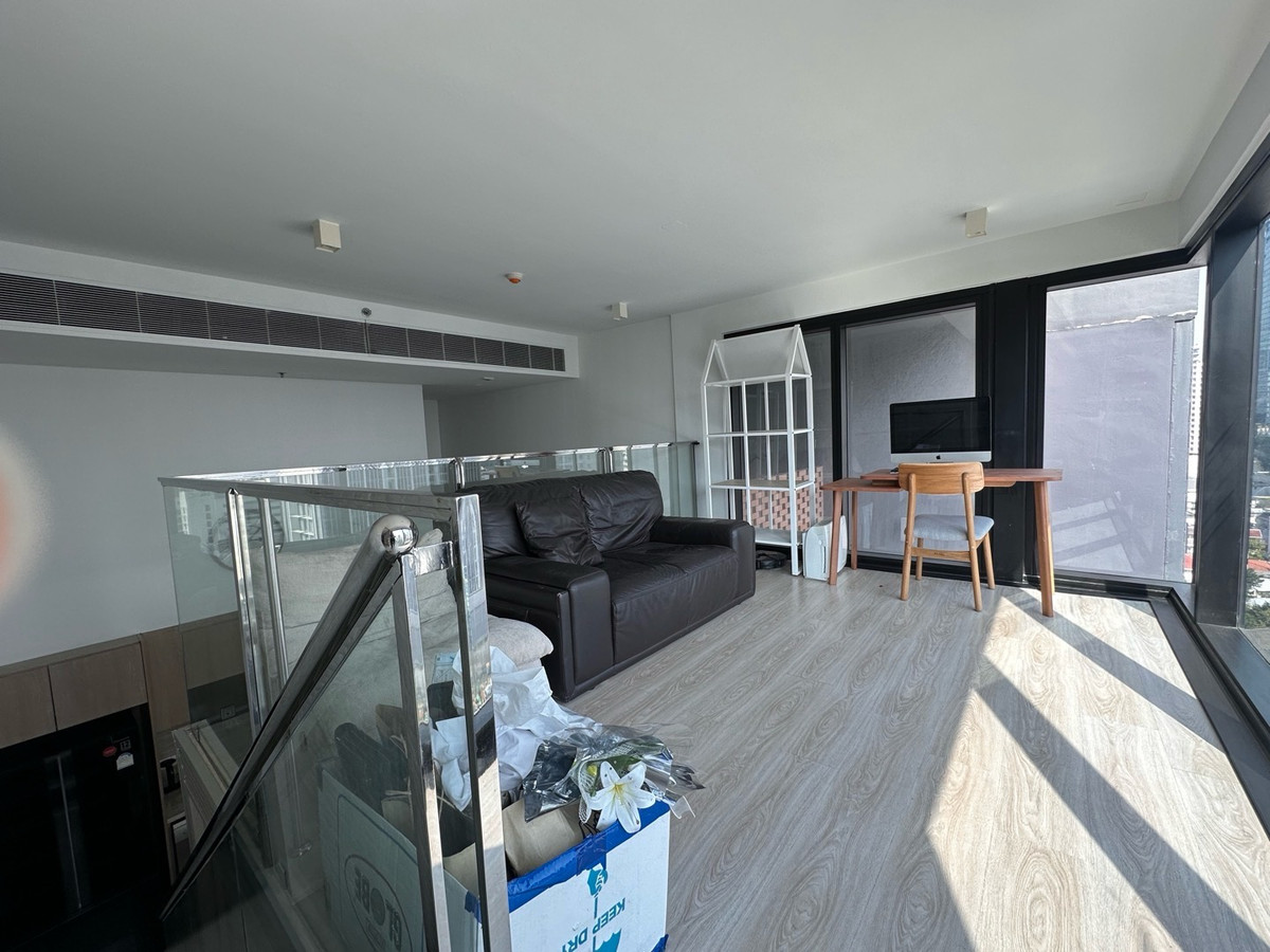 CondoSilom, Saladaeng, Bangrak : For sale or rent the loft silom, new condition room, 2 bedrooms, 1 bathroom, 80 sq m.
