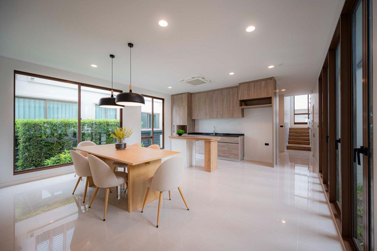 ให้เช่าบ้านพัฒนาการ ศรีนครินทร์ : 🔥เช่าด่วน+🔥บุราสิริ กรุงเทพกรีฑา ใกล้ห้างสรรพสินค้าหลายแห่ง เฟอร์นิเจอร์ครบ พร้อมเข้าอยู่