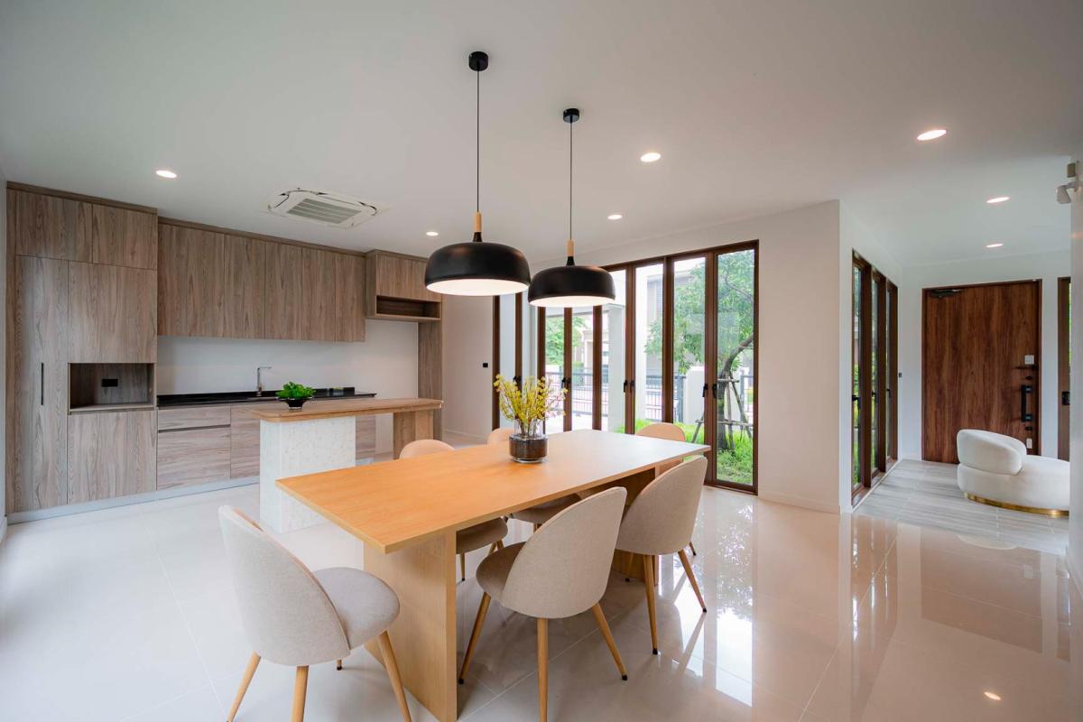 ให้เช่าบ้านพัฒนาการ ศรีนครินทร์ : 🔥เช่าด่วน+🔥บุราสิริ กรุงเทพกรีฑา ใกล้ห้างสรรพสินค้าหลายแห่ง เฟอร์นิเจอร์ครบ พร้อมเข้าอยู่