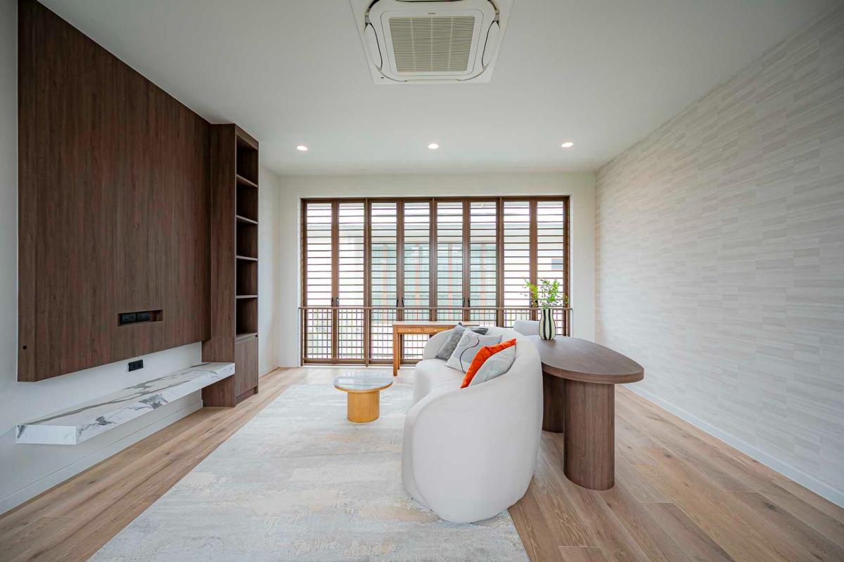 ให้เช่าบ้านพัฒนาการ ศรีนครินทร์ : 🔥เช่าด่วน+🔥บุราสิริ กรุงเทพกรีฑา ใกล้ห้างสรรพสินค้าหลายแห่ง เฟอร์นิเจอร์ครบ พร้อมเข้าอยู่