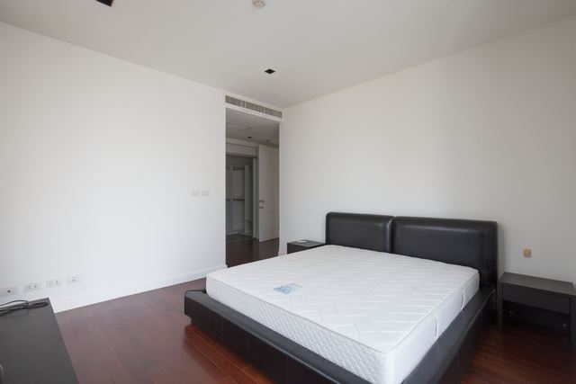 ให้เช่าคอนโดวิทยุ ชิดลม หลังสวน : 🔥เช่าด่วน+🔥แอทธินี เรสซิเด้นซ์ ร่วมฤดี ใกล้สถานีรถไฟฟ้า BTS เพลินจิต เฟอร์นิเจอร์ครบ พร้อมเข้าอยู่