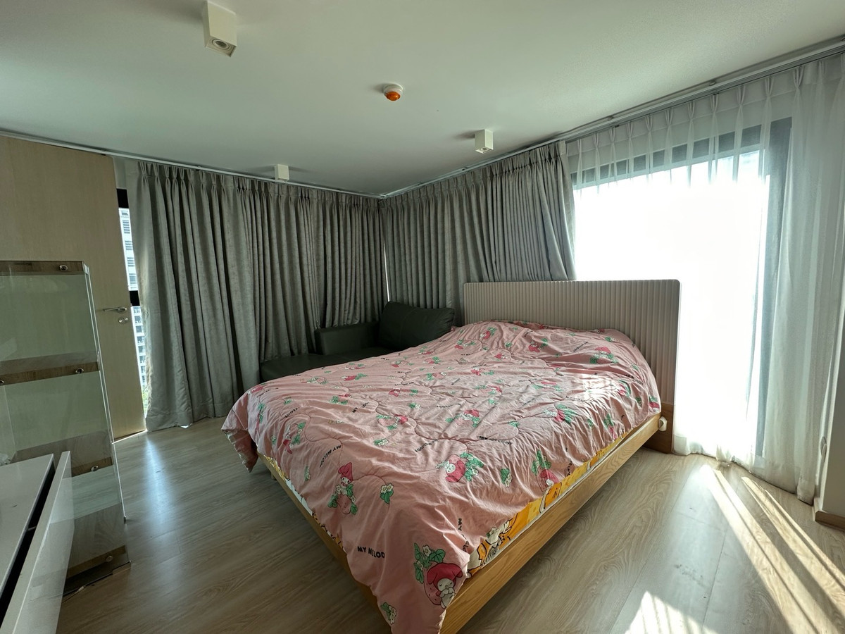 CondoSilom, Saladaeng, Bangrak : For sale or rent the loft silom, new condition room, 2 bedrooms, 1 bathroom, 80 sq m.