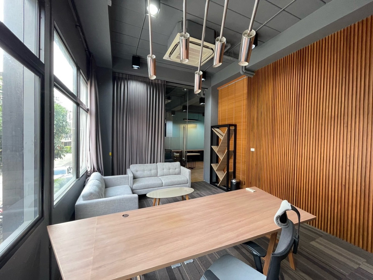 ให้เช่าทาวน์โฮมเลียบทางด่วนรามอินทรา : ขาย ให้เช่า district ศรีวรา ทาวน์อินทาวน์ ปล่อยเช่าอาคารสำนักงาน 4ชั้นแนวโมเดิร์น ถนนศรีวรา ทาวน์อินทาวน์ 
เลียบทางด่วนเอกมัย - รามอินทรา 
