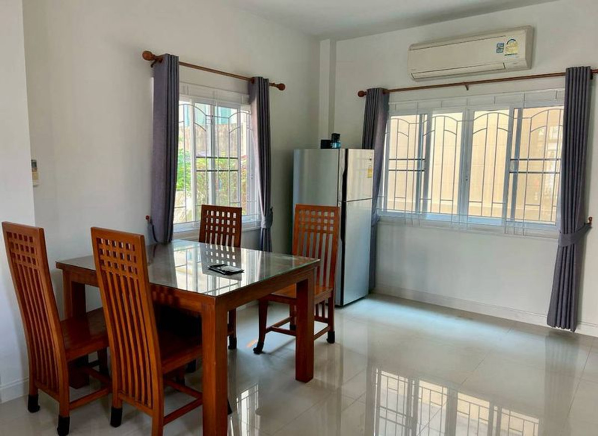 ให้เช่าบ้านพัทยา บางแสน ชลบุรี สัตหีบ : บ้านเดี่ยวให้เช่าศรีราชา ใกล้อัสสัมชัญ โครงการดีญ่า วาเล่ย์-ศรีราชา