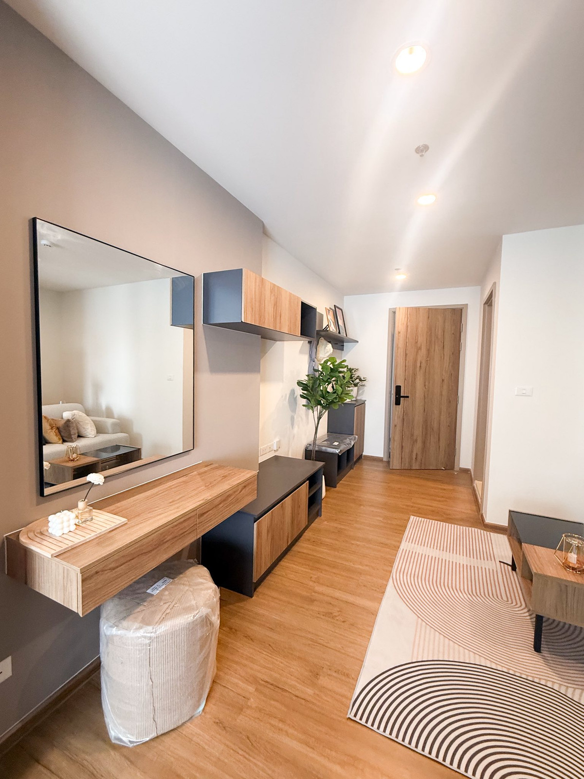 ให้เช่าคอนโดลาดพร้าว เซ็นทรัลลาดพร้าว : ให้เช่า The Line Vibe (เดอะ ไลน์ ไวบ์)  ห้องใหม่มือหนึ่ง  ได้ทุกอย่างตามภาพ ใกล้ BTS ห้าแยกลาดพร้าว