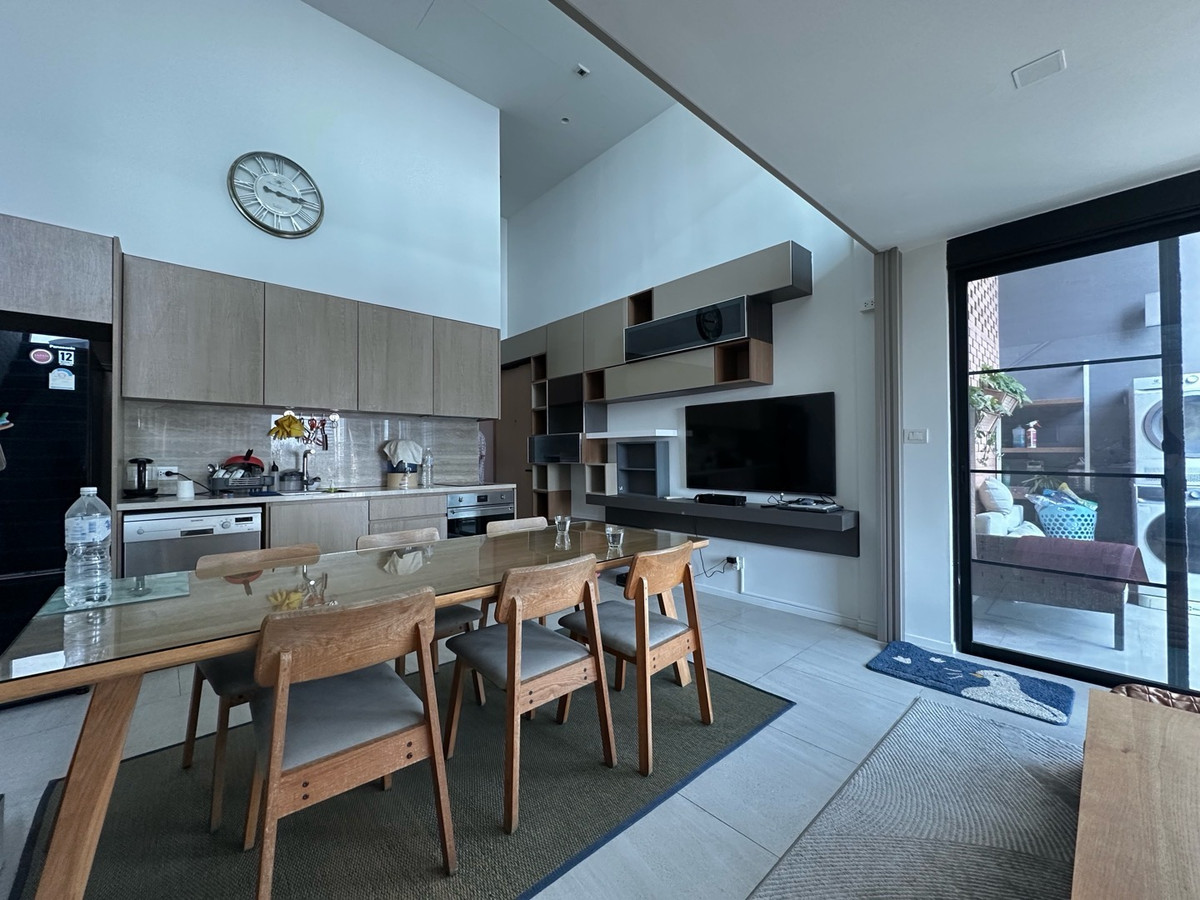 CondoSilom, Saladaeng, Bangrak : For sale or rent the loft silom, new condition room, 2 bedrooms, 1 bathroom, 80 sq m.