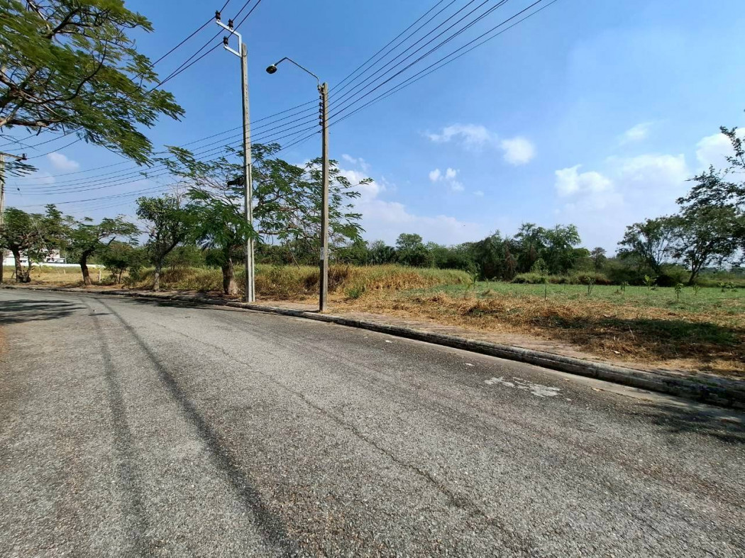 For SaleLandSamut Prakan,Samrong : Land for sale, Lakewood Village, 673 sq w, near Bangna-Trad Road, just 15.3 km. KK