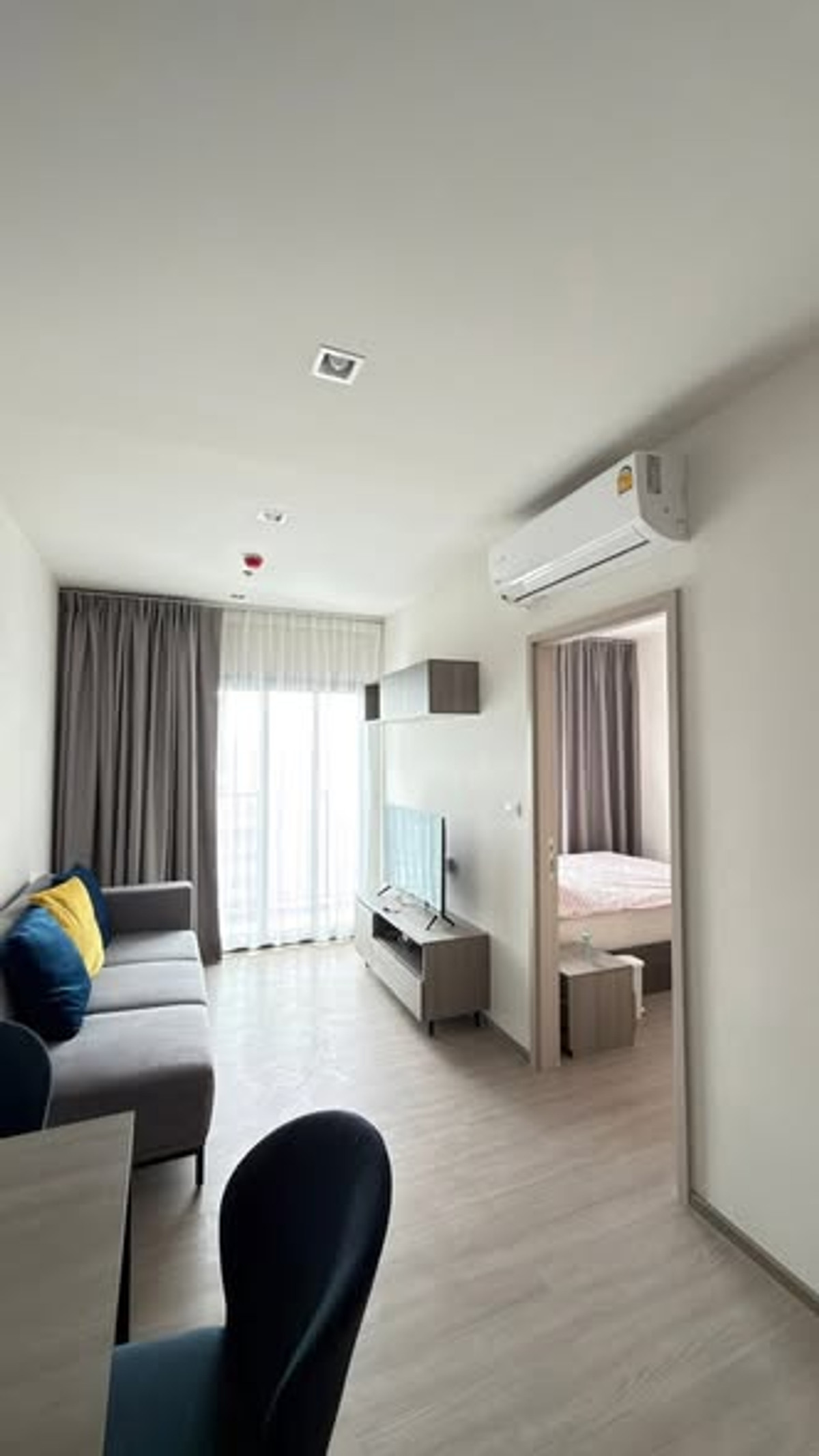 ให้เช่าคอนโดพระราม 9 เพชรบุรีตัดใหม่ RCA : The BASE Phetchaburi - Thonglor รวม wifi 18,000 ต่อเดือน **ใกล้ MRT เพชรบุรี และ BTS ทองหล่อ**