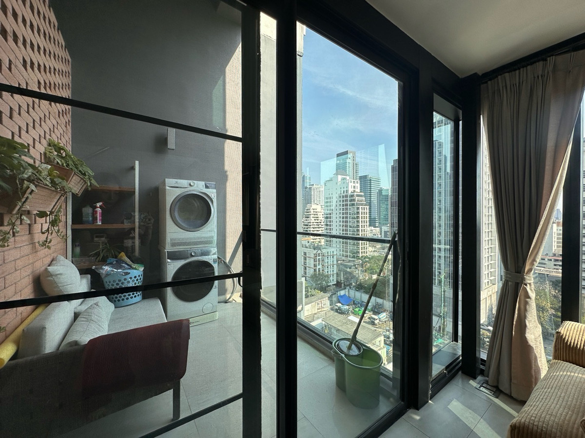 CondoSilom, Saladaeng, Bangrak : For sale or rent the loft silom, new condition room, 2 bedrooms, 1 bathroom, 80 sq m.