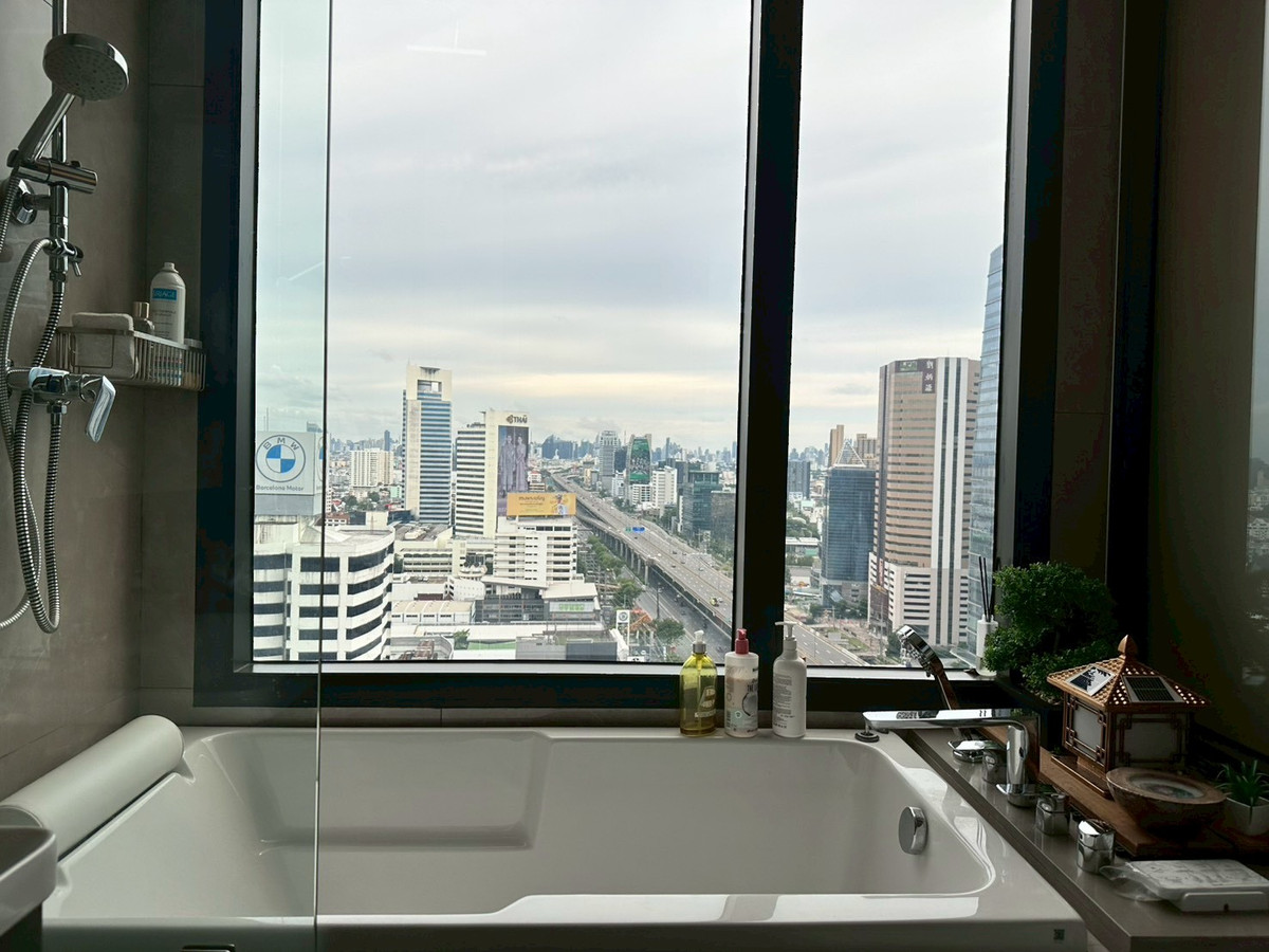 CondoSapankwai,Jatujak : Rent/sell Condo The Privacy Chatuchak, size 53 sq m, Modern Luxury design, fully furnished, ready to move in.