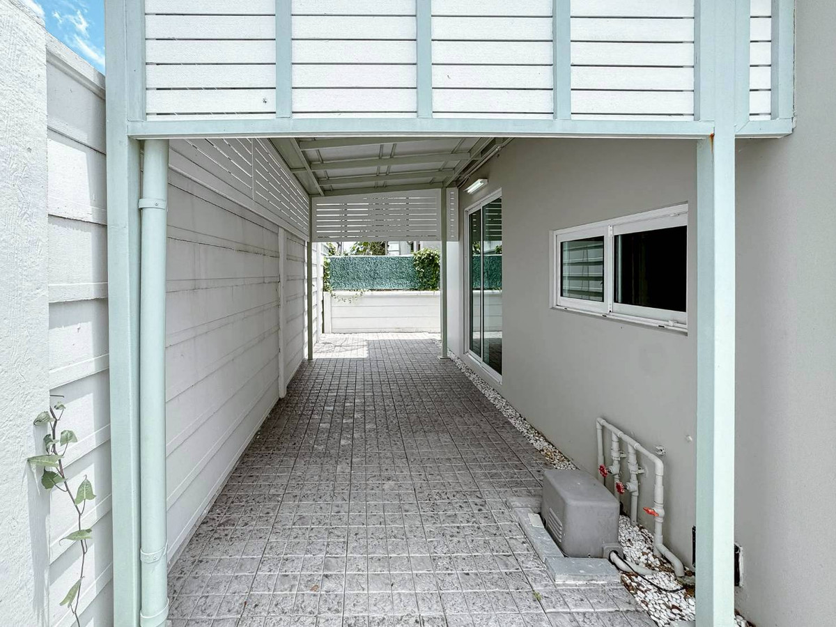 For SaleTownhomePathum Thani,Rangsit, Thammasat : Semi-detached house 