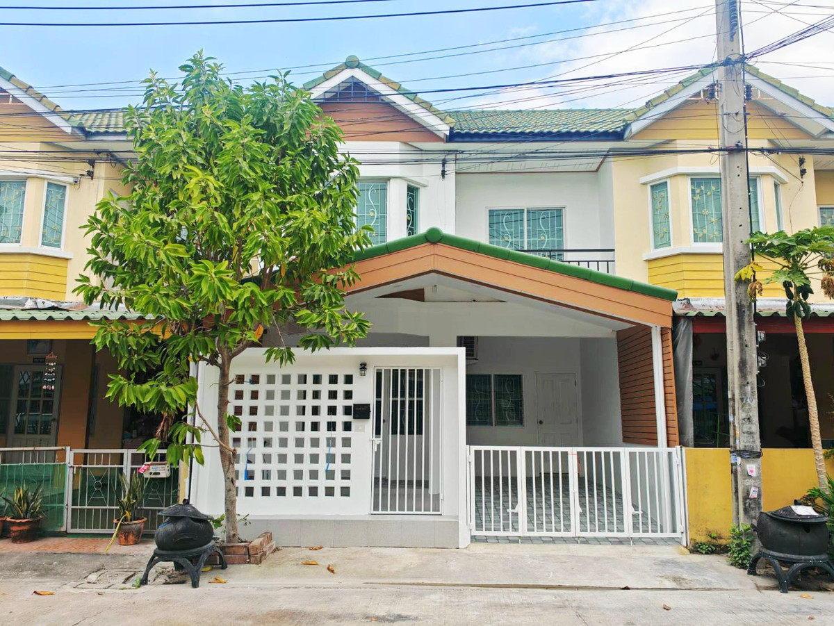 For SaleTownhomeSamut Prakan,Samrong : Phisan, Soi Chaturamit 11, Bang Phli Khlong Khut Intersection, Main Road, Frone