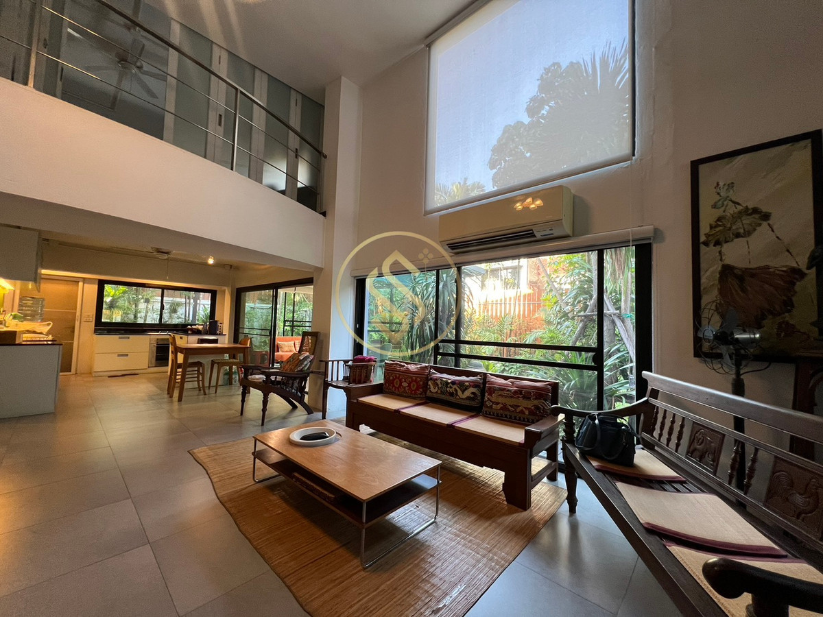 For SaleAri,Anusaowaree : Urgent sale! Modern semi-detached house on the corner Ari Samphan 2 location, 4 bedrooms, ready to move in, distance from BTS Ari only 1.5km.