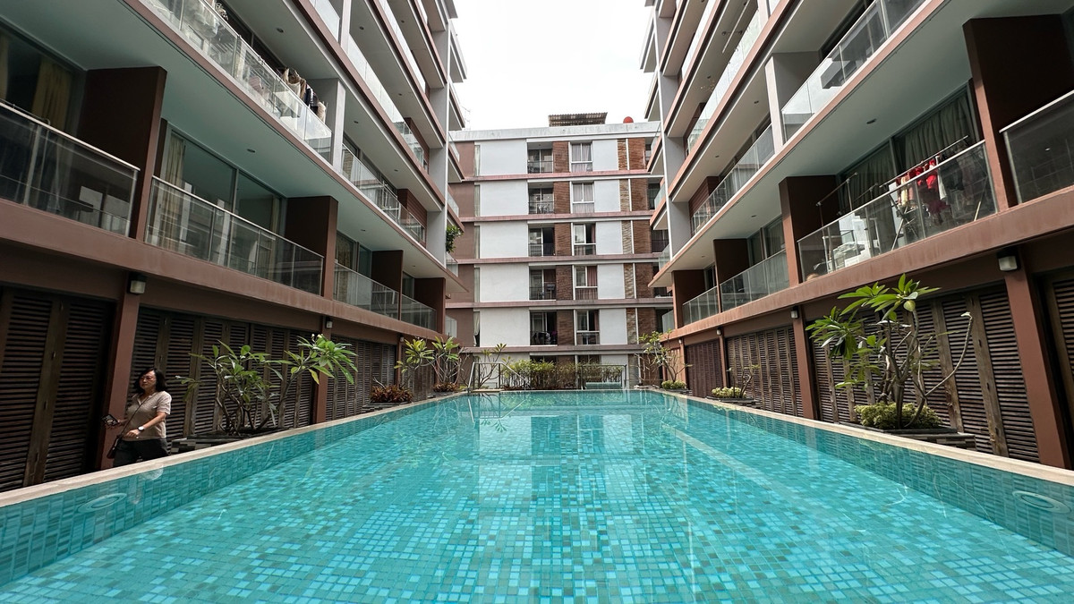 ขายคอนโดปิ่นเกล้า จรัญสนิทวงศ์ : 🔥🏠❤️ 🔥 ถูกสุด ราคานี้หาไม่ได้ง่าย🔥! คอนโด Duplex ติดสระ | Thana TRI Condominium💎 2 ชั้น ขนาด 71.59 ตร.ม.🌊 เปิดประตูจากห้องลงสระว่ายน้ำได้ทันที🏊‍♀️ อยู่ชั้นเดียวกับ สระว่ายน้ำ ฟิตเนส ซาวน่า