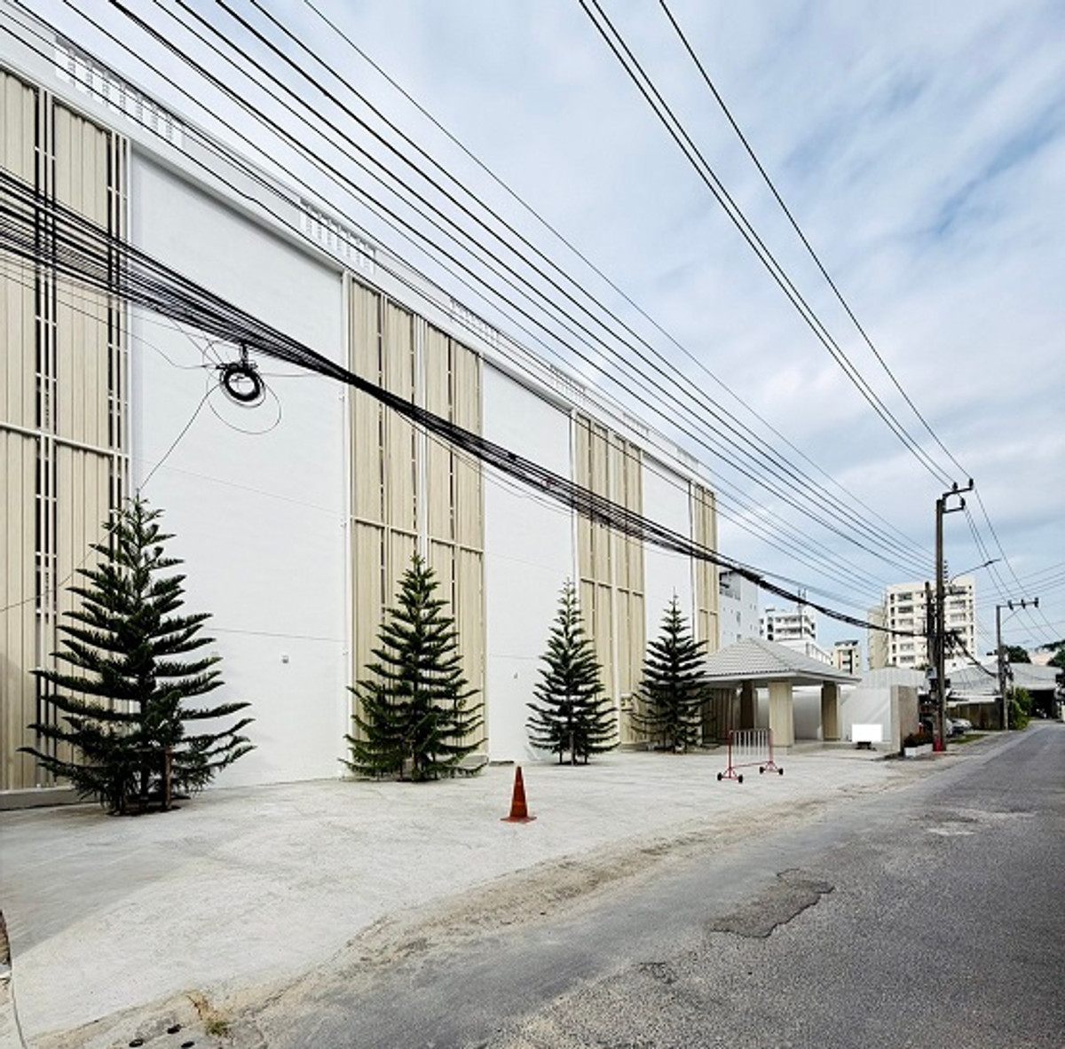 ให้เช่าสำนักงานสุขุมวิท อโศก ทองหล่อ : โทร. 081-632-0632ให้เช่าอาคารสำนักงาน ซอยปรีดีพนมยงค์ 14 สุขุมวิท 71 / Office / พื้นที่ ชั้น 1 เท่านั้น / จอดรถ 10 คัน / ตกแต่งสวยมาก / เหมาะ คลีนิค , สปา , สำนักงาน , online , อื่น ๆ