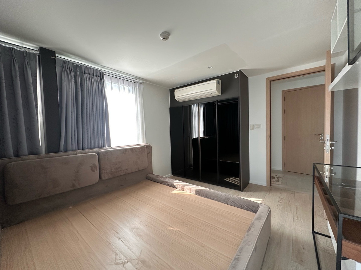 CondoSilom, Saladaeng, Bangrak : For sale or rent the loft silom, new condition room, 2 bedrooms, 1 bathroom, 80 sq m.