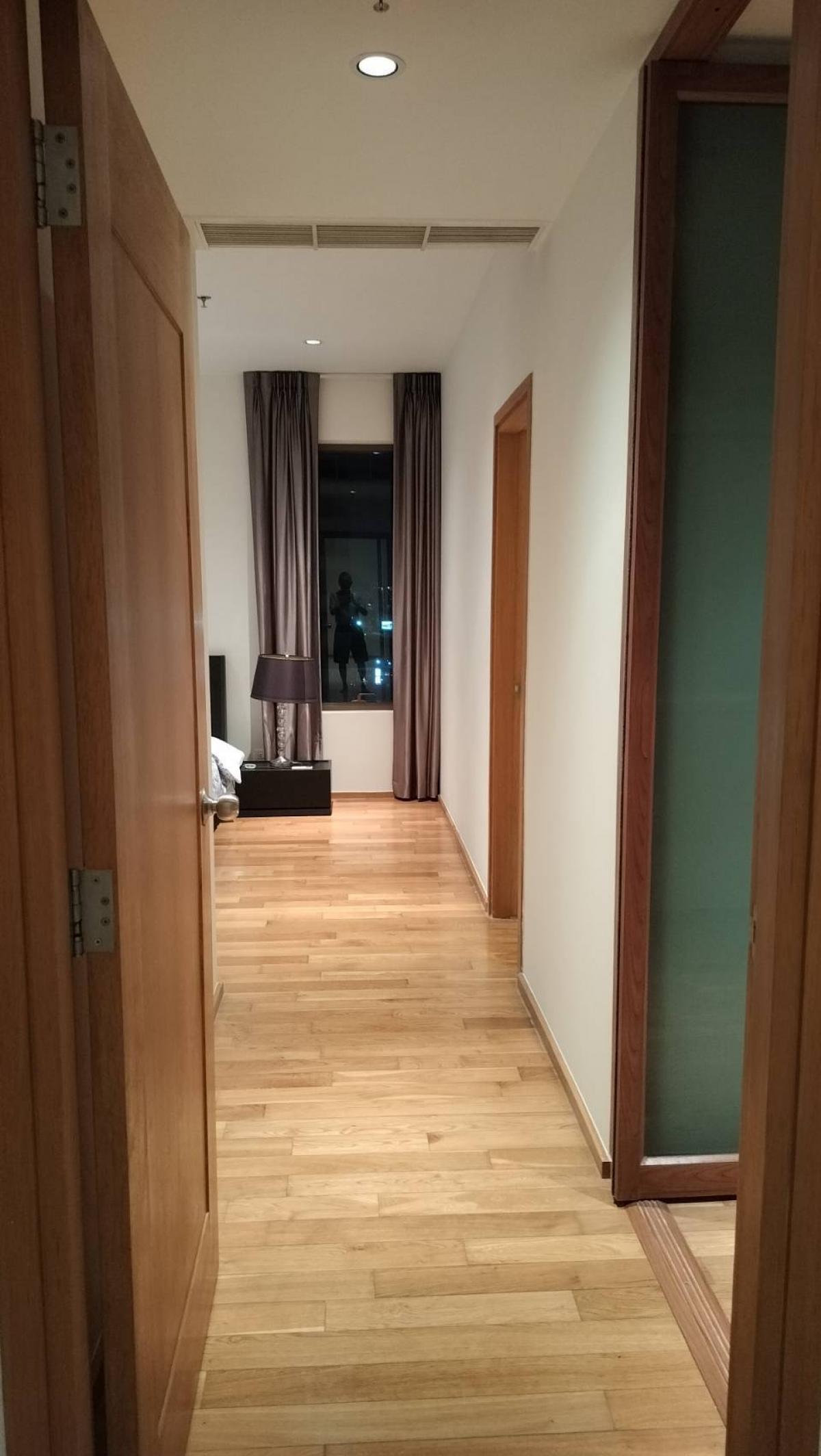 For SaleCondoSathorn, Narathiwat : The ultimate luxury condo in the heart of Phrom Phong!2 bedrooms, 3 bathrooms, 101 sq.m. for only 18 million.