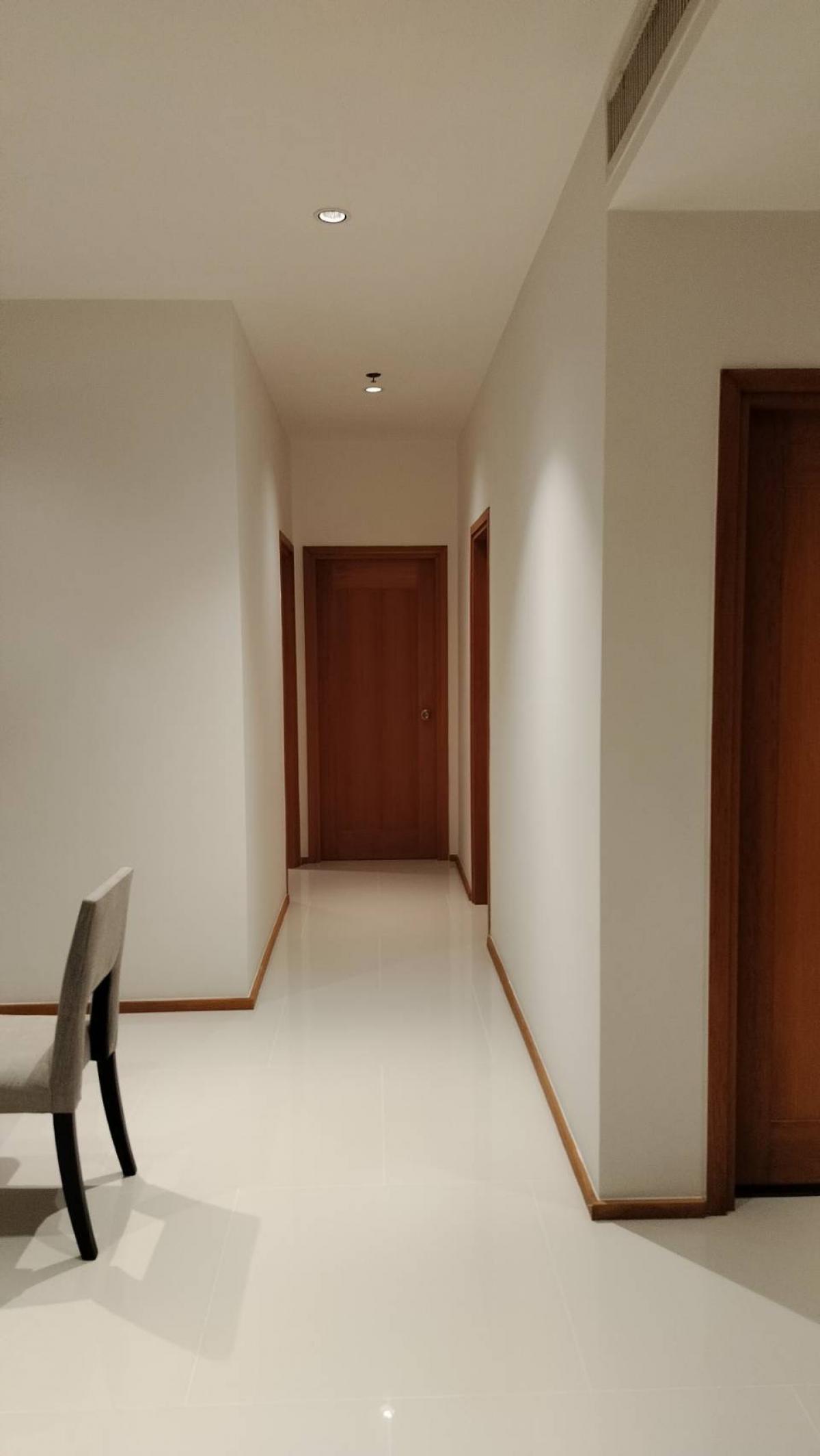 For SaleCondoSathorn, Narathiwat : The ultimate luxury condo in the heart of Phrom Phong!2 bedrooms, 3 bathrooms, 101 sq.m. for only 18 million.