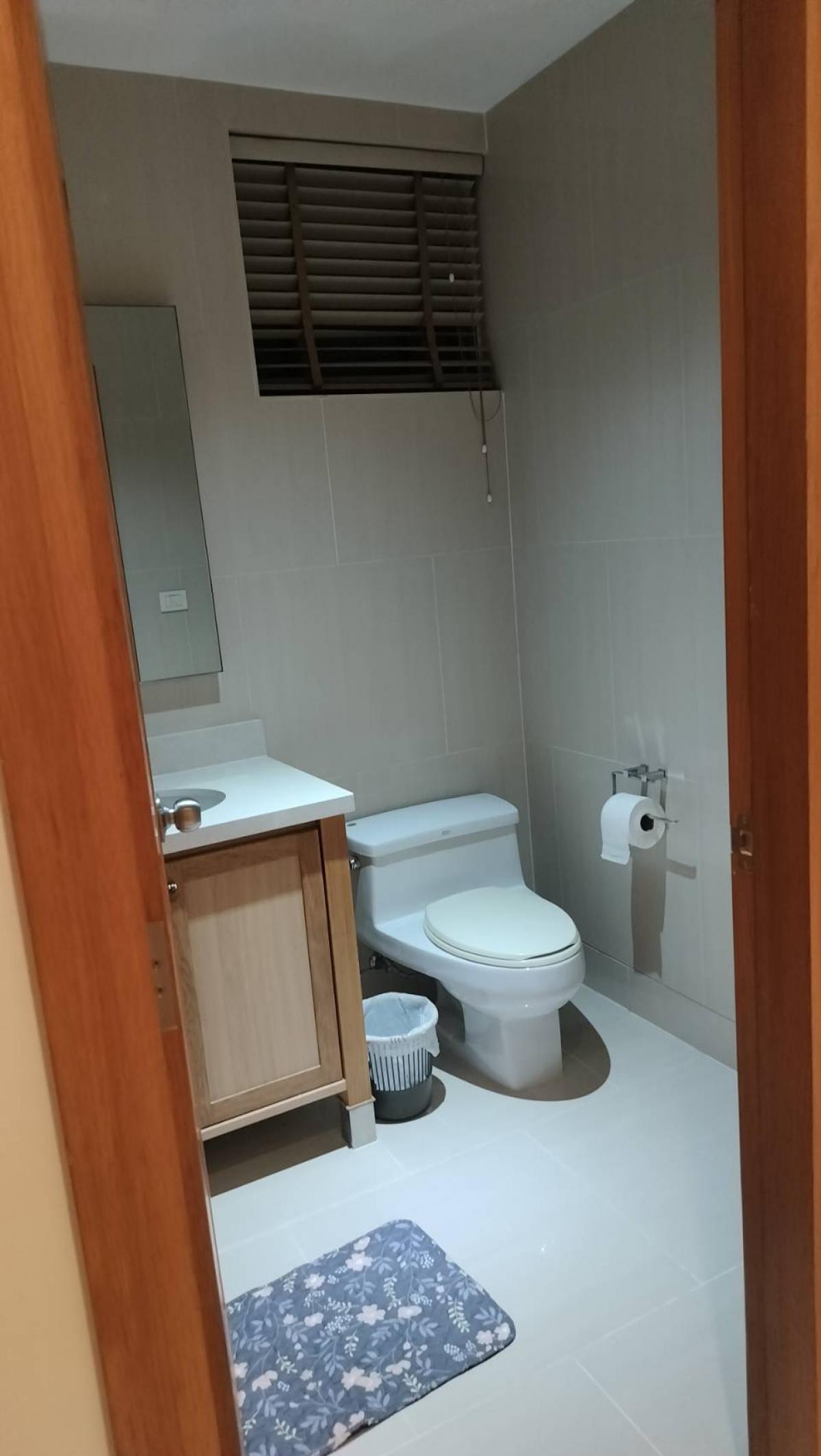 For SaleCondoSathorn, Narathiwat : The ultimate luxury condo in the heart of Phrom Phong!2 bedrooms, 3 bathrooms, 101 sq.m. for only 18 million.