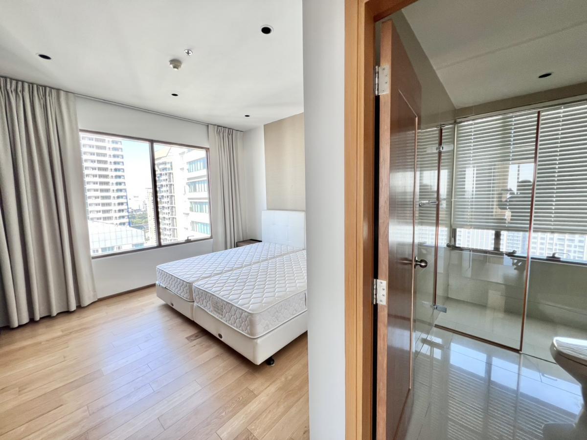For RentCondoSukhumvit, Asoke, Thonglor : Luxury 3 Bedroom Condo at The Emporio Place — BTS Phrom Phong Access!Spacious 161 sqm with Pool, Gym & Sauna for 110,000 THB/month!