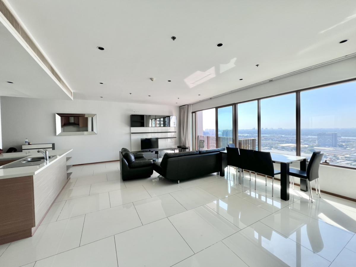 For RentCondoSukhumvit, Asoke, Thonglor : Luxury 3 Bedroom Condo at The Emporio Place — BTS Phrom Phong Access!Spacious 161 sqm with Pool, Gym & Sauna for 110,000 THB/month!