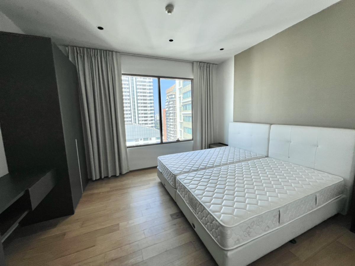For RentCondoSukhumvit, Asoke, Thonglor : Luxury 3 Bedroom Condo at The Emporio Place — BTS Phrom Phong Access!Spacious 161 sqm with Pool, Gym & Sauna for 110,000 THB/month!