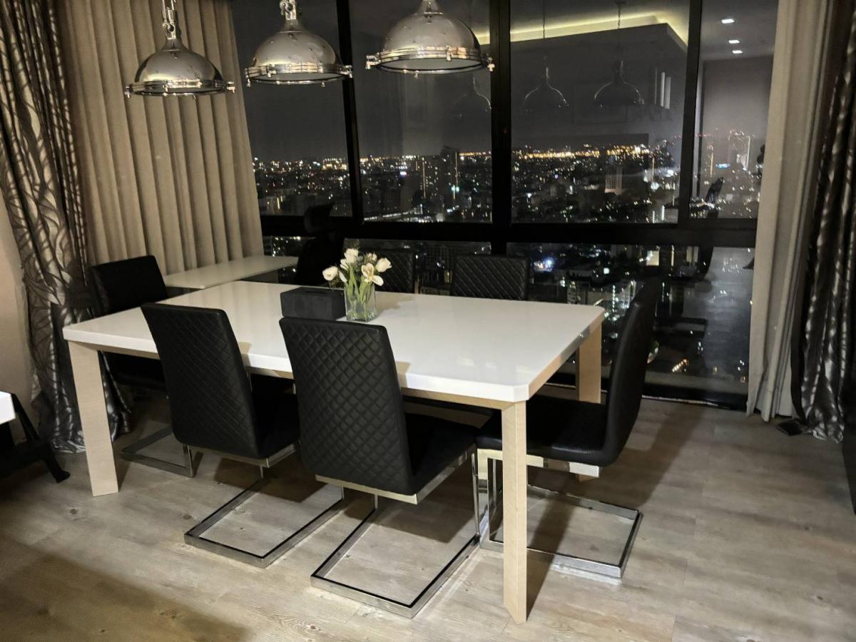 For SaleCondoLadprao, Central Ladprao : The Issara Ladprao 3-Bedroom Luxury CondoIn the heart of Ladprao, just a step away from BTS/MRT!