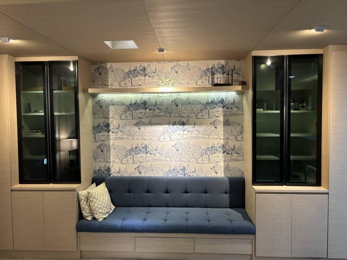 For SaleCondoLadprao, Central Ladprao : The Issara Ladprao 3-Bedroom Luxury CondoIn the heart of Ladprao, just a step away from BTS/MRT!