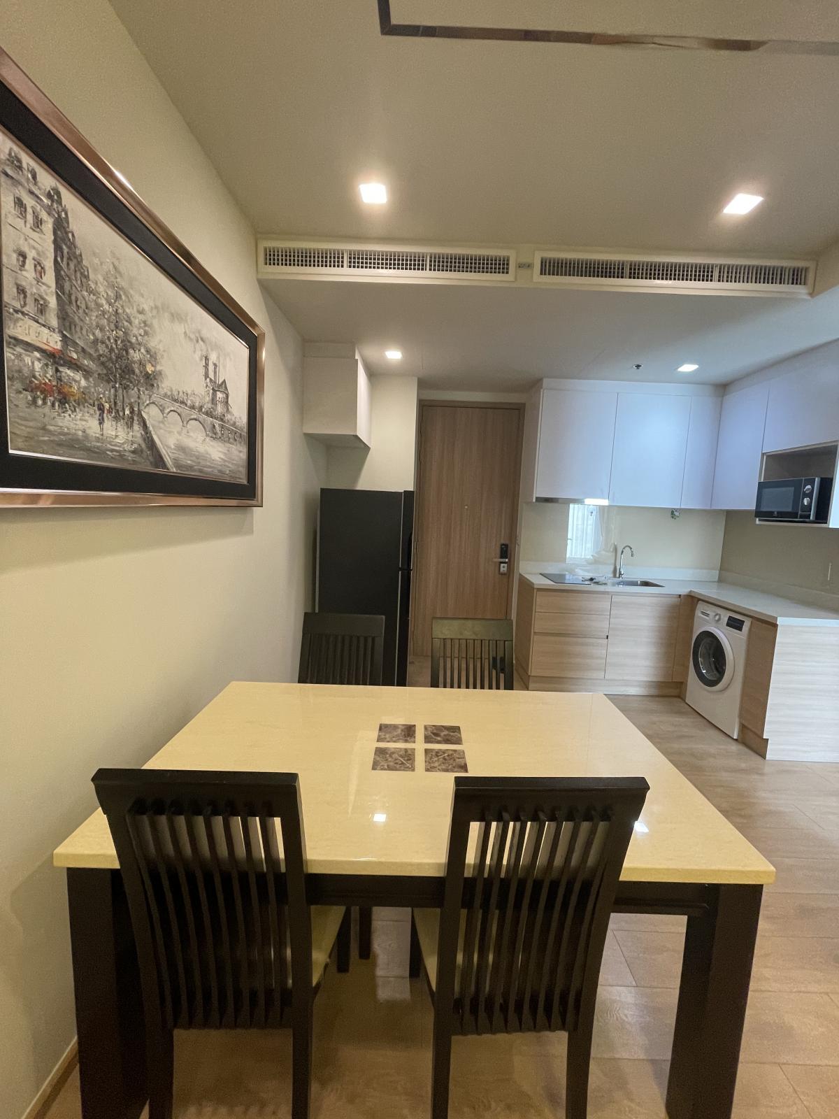 For RentCondoSukhumvit, Asoke, Thonglor : Rent a 2-bedroom condo at Noble Around Sukhumvit 33 near BTS with complete amenities!Large room 65 sq.m. for only 45,000 THB/month, close to Em District, convenient transportation!
