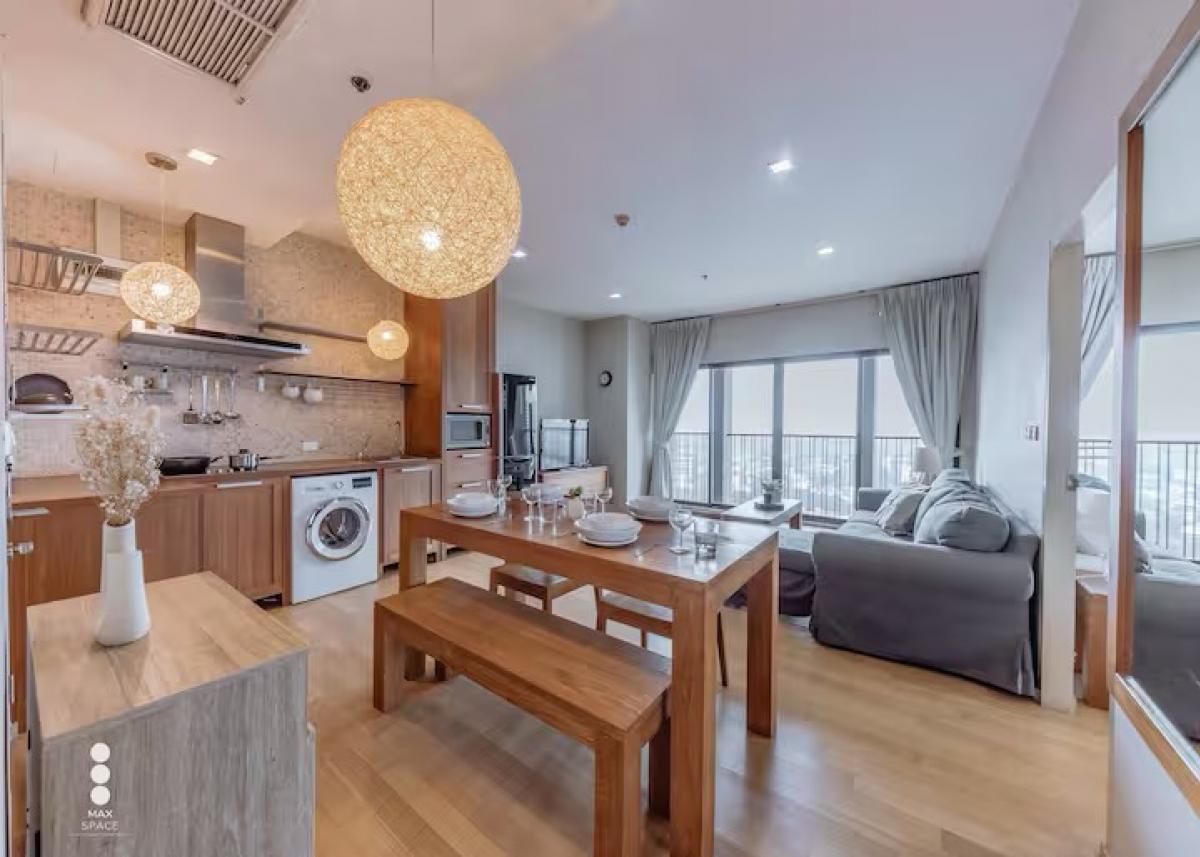 For SaleCondoSukhumvit, Asoke, Thonglor : Urgent sale! Noble Reveal condo, 2 bedrooms in the heart of Ekkamai, near BTS, best price!Size 67 sq.m. with swimming pool and fitness, ready to move in immediately!