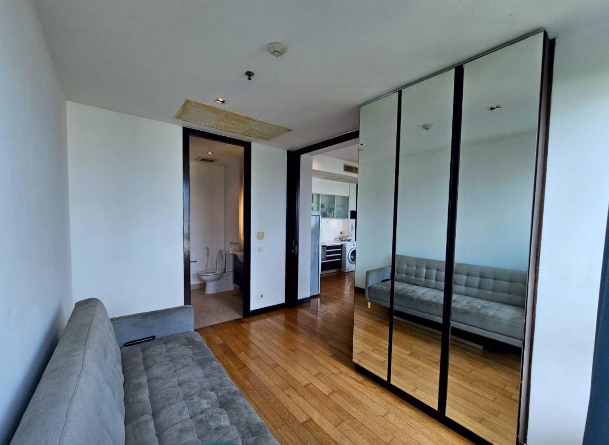 For SaleCondoSathorn, Narathiwat : The luxurious condo The Lofts Yennakart 2 bedrooms 2 bathrooms near BTS LumpiniPrice only 8.5 million with complete facilities!