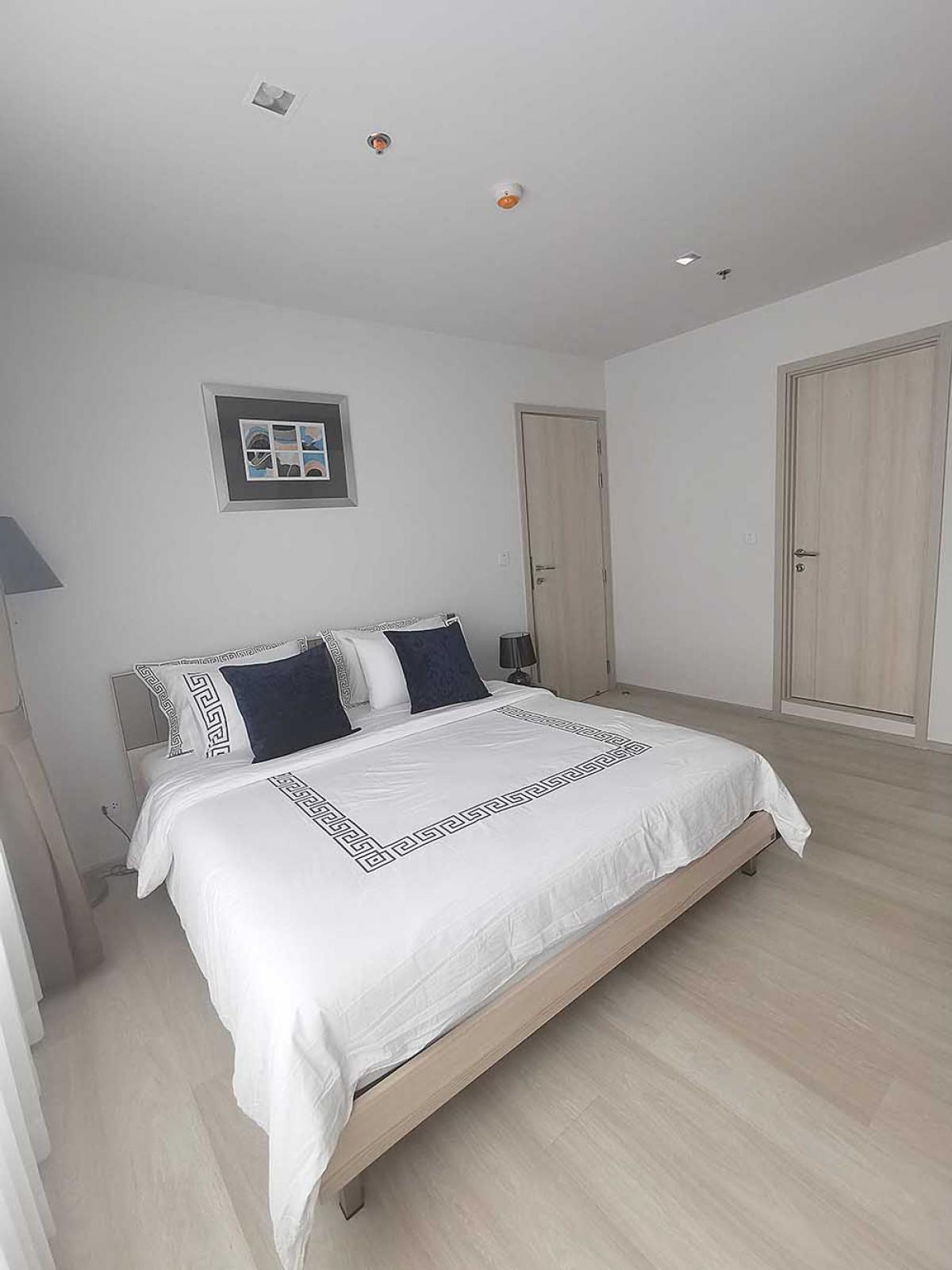 For RentCondoWitthayu, Chidlom, Langsuan, Ploenchit : Rent a condo at Life One Wireless, 2 bedrooms, in the heart of Chidlom for 48,000 THB/month.With complete amenities, close to BTS/MRT, convenient transportation!