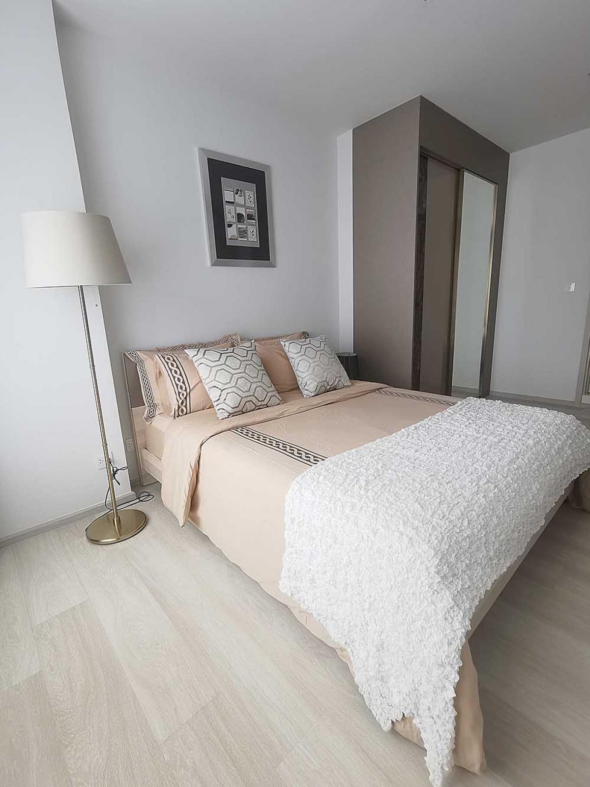 For RentCondoWitthayu, Chidlom, Langsuan, Ploenchit : Rent a condo at Life One Wireless, 2 bedrooms, in the heart of Chidlom for 48,000 THB/month.With complete amenities, close to BTS/MRT, convenient transportation!