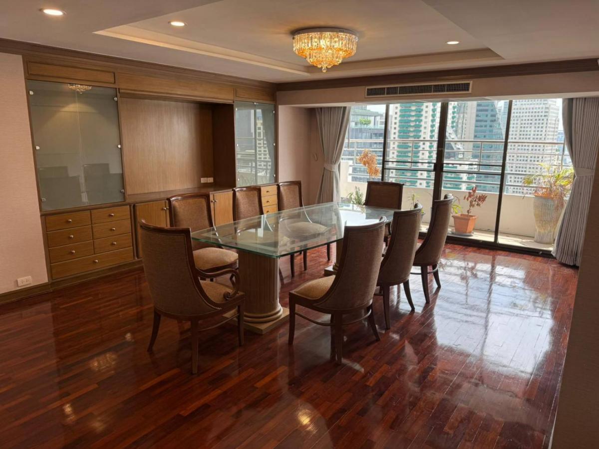 For RentCondoSukhumvit, Asoke, Thonglor : Rent a luxury condo with 3 bedrooms, 350 sqm, in the heart of AsokeWattana Height available for immediate move-in at only 120,000 THB/month!