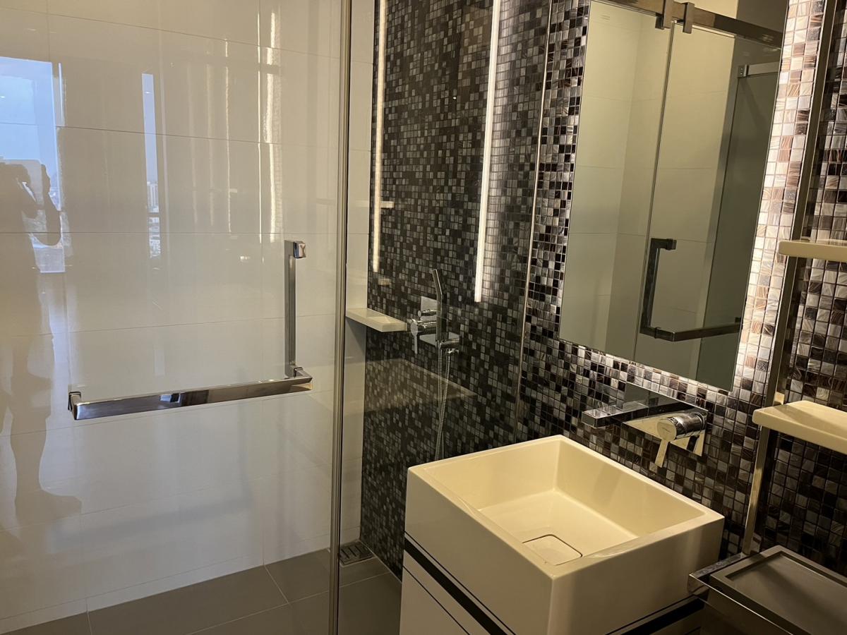 For SaleCondoSiam Paragon ,Chulalongkorn,Samyan : Hurry to book! The Room Rama 4 condo in the city center, 44 sq.m.Near BTS/MRT Hua Lamphong, special price 7.6 million