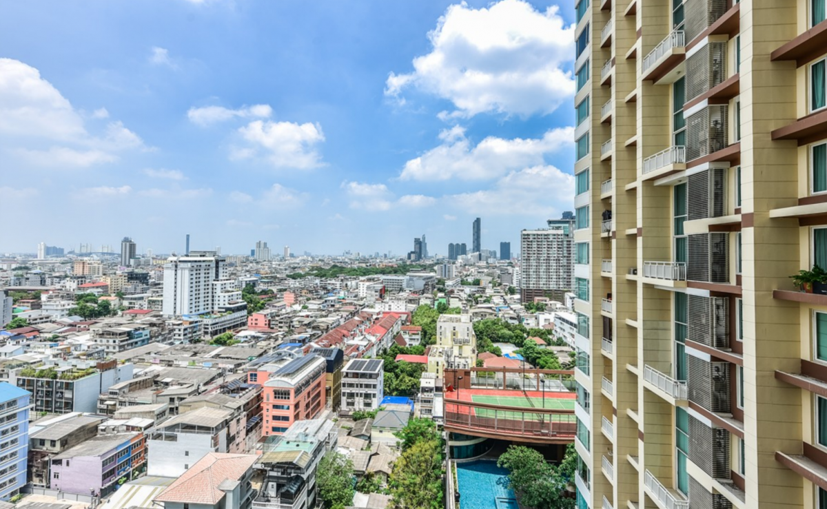 For SaleCondoSathorn, Narathiwat : Luxury condo with 2 bedrooms in the heart of SilomNear BTS Chong Nonsi, only 200 m. Starting at 14.3 million!