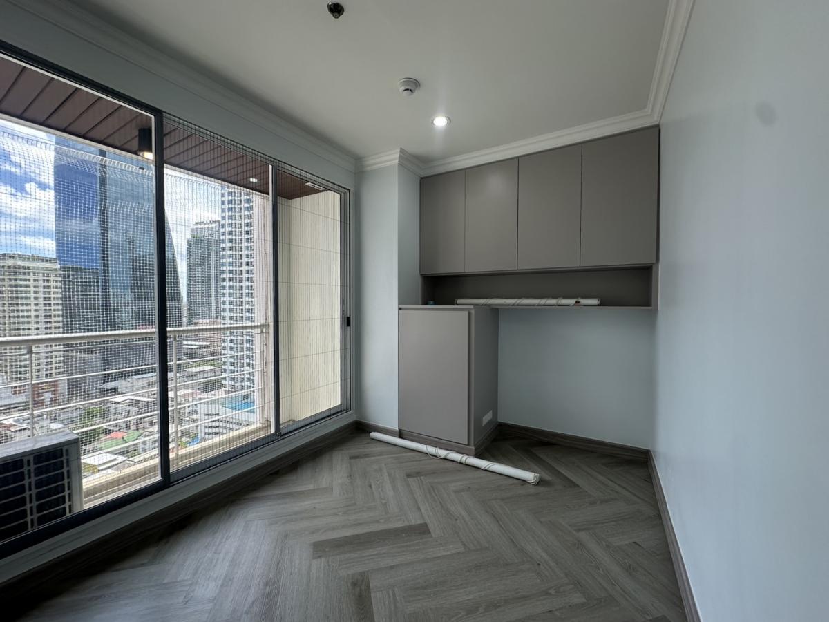 For SaleCondoRatchathewi,Phayathai : Luxury condo with 2 bedrooms near BTS Phaya Thai at a special price of 13.5 million!Convenient living close to Siam-Chulalongkorn with complete amenities.