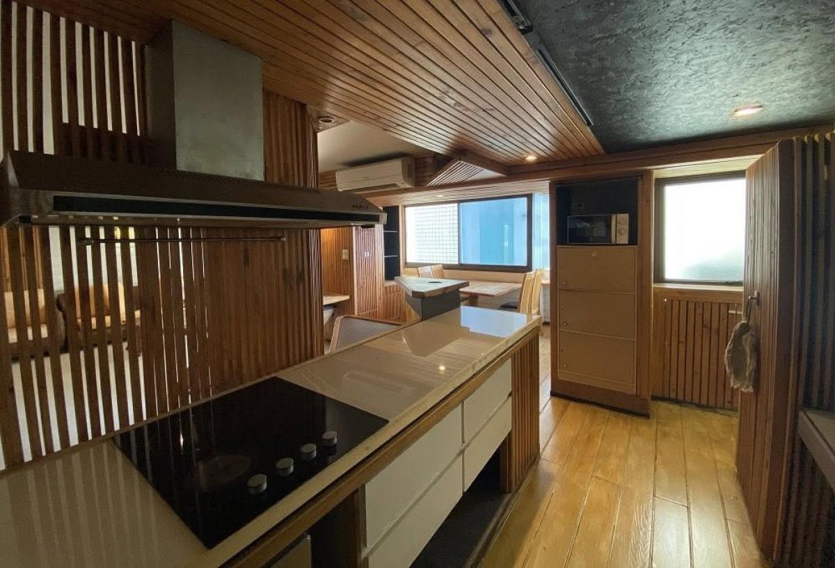 For SaleCondoOnnut, Udomsuk : Luxury condo with 3 bedrooms in the heart of On Nut, 216 sq.m.For sale at 11.88 million THB or for rent at just 48,000 THB/month!