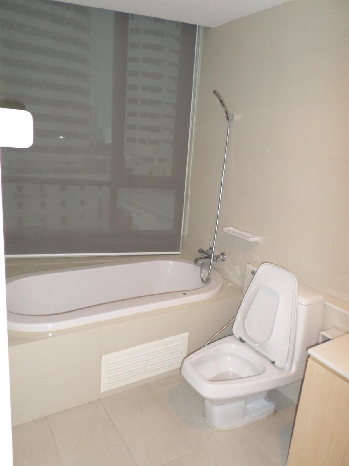 For RentCondoSukhumvit, Asoke, Thonglor : Rent a condo The Alcove Thonglor 10 | 2 bedrooms 2 bathrooms Beautiful view Near BTS Only 34,000 Baht/month Convenient living in the city center!