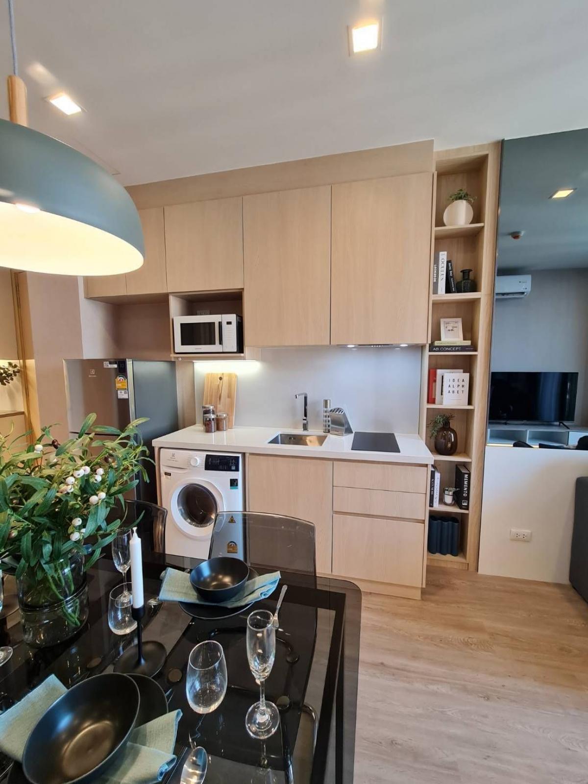 For RentCondoSukhumvit, Asoke, Thonglor : Rent a condo NOBLE STATE 39 with 2 bedrooms near BTS Phrom Phong for only 65,000 Baht/month - Fully equipped amenities!