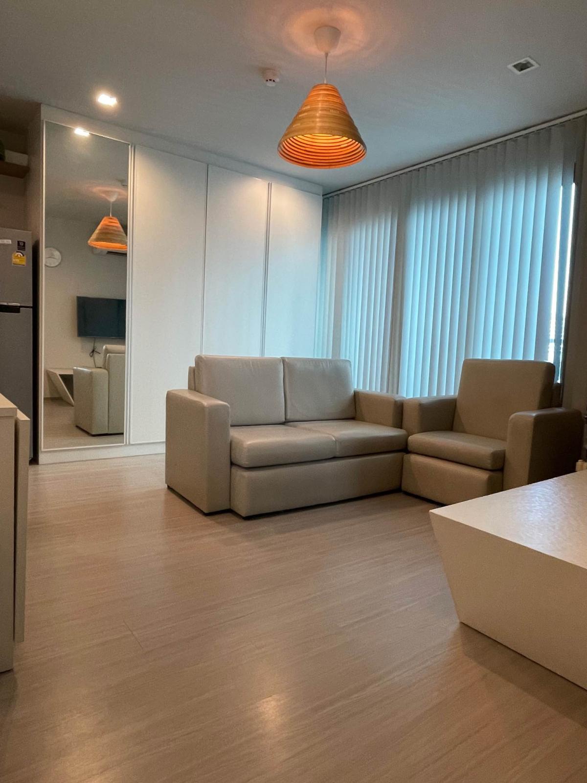 For RentCondoLadprao, Central Ladprao : 2 Bed Condo Life Ladprao near BTS Ha Yaek Lat PhraoRent for only 32,000 Baht/month with fitness-pool, great value!